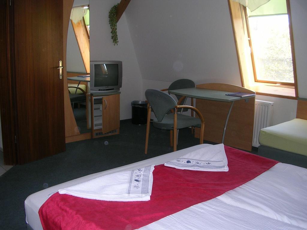 Alpokalja Panzio Etterem Bed and Breakfast Kőszeg Værelse billede