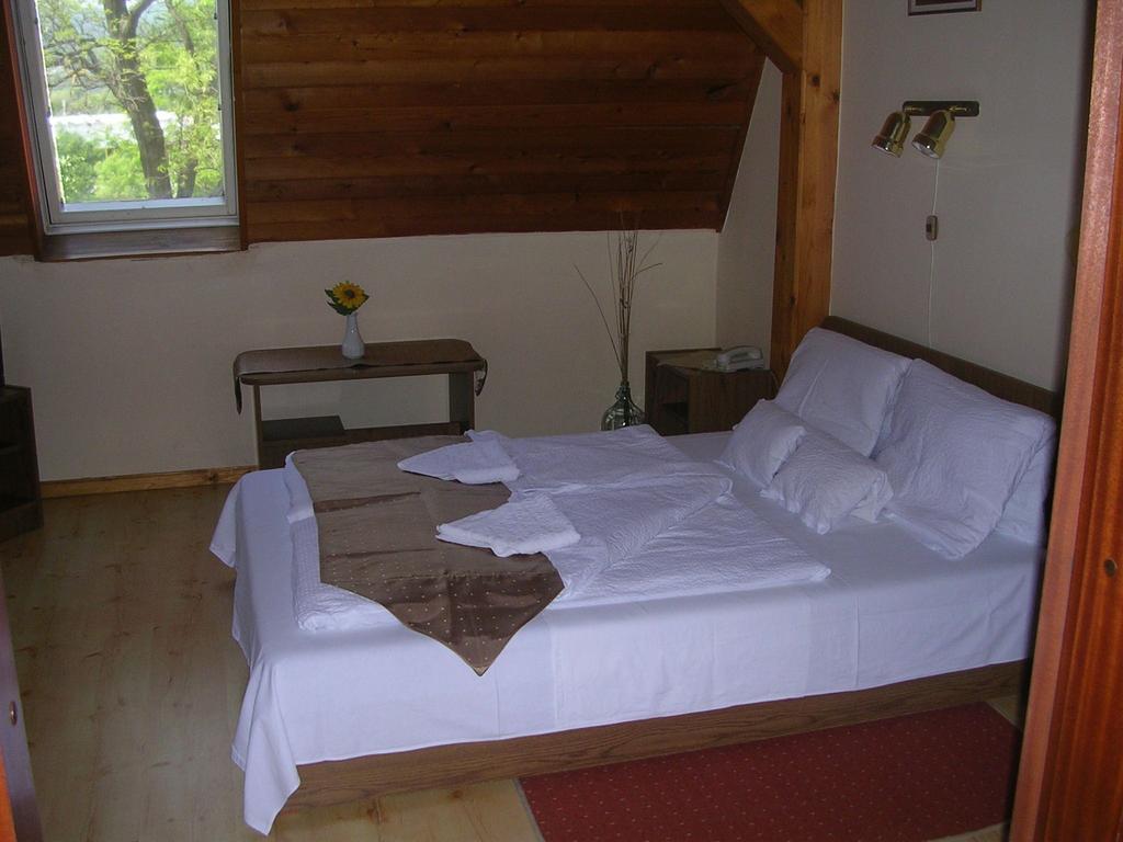 Alpokalja Panzio Etterem Bed and Breakfast Kőszeg Værelse billede